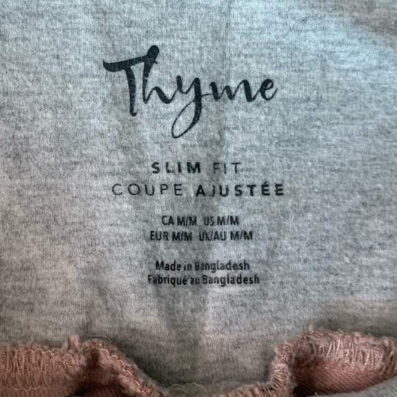 🔥 2/$50 🔥 Thyme Maternity Jeans - Picture 4 of 4